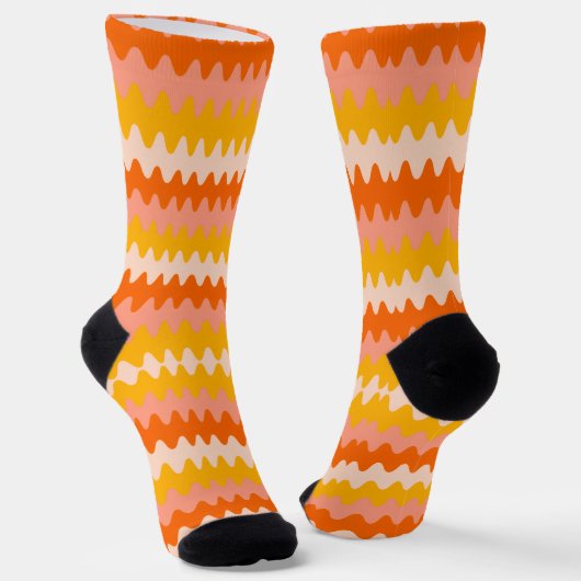 Modern Yellow, Orange & White Zig Zag Pattern Sokken (Gebogen)