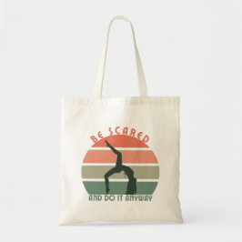 Modern Yoga Gezegde Yoga Asana op zonsondergang Tote Bag