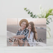 Modern Zwart  belettering foto Save The Date (Staand voorkant)