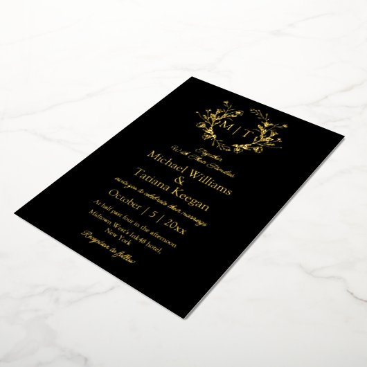 Modern zwart en goud botanische monogram bruiloft folie uitnodiging (Gedraaid)