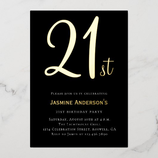 Modern zwart goud minimaal stijlvol 21e verjaardag folie uitnodiging (Voorkant)