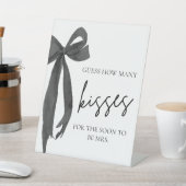 Modern Zwart Lintje Raad Hoeveel Kusjes Spel Reclamebord Met Voetstuk (Insitu)