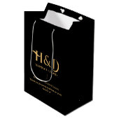 Modern zwart monogram bruiloft welkom gast medium cadeauzakje (Voorkant Gekanteld)