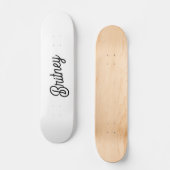 Modern zwart wit gepersonaliseerd monogram en naam skateboard (Voorkant)