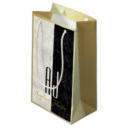 Modern zwart-wit marmer, gouden monogram klein cadeauzakje