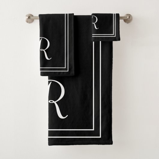 Modern zwart-wit monogram bad handdoek (Insitu)