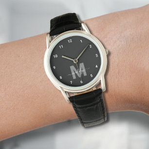 Modern zwart-wit monogram horloge