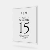 Modern zwart-wit monogram Trouwtafelnummer Acryl Bord (Hoek)