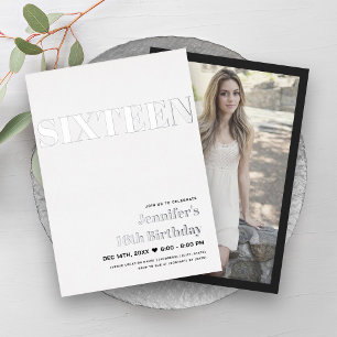 Modern Zwart & Wit Sweet 16 Typografie Folie Uitnodiging