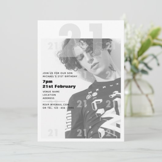 Moderne 21e anniversaire GARÇON Invitation de la f (Debout devant)