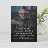 Moderne 2-Photo Célébration de la vie Invitation (Debout devant)