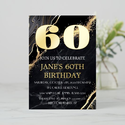 Moderne 60e verjaardag Zwarte Gold Foil QR-code Folie Uitnodiging (Staand Voorkant)