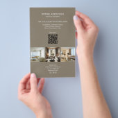 Moderne Aangepaste Foto QR Taupe Professionele Zak Flyer (Hand)