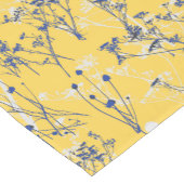 Moderne Abstracte blauwe wilde bloemen op mosterdg Korte Tafelloper (Hoek)