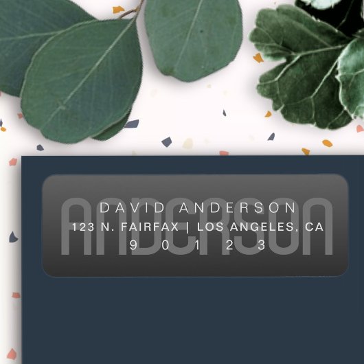 Moderne achternaam met subtiel donkergrijs verloop etiket