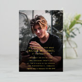 Moderne Afstuderen Gold Photo Folie Uitnodiging (Staand Voorkant)
