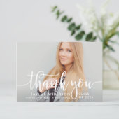 Moderne Afstuderen in wit script foto Bedankkaart (Staand voorkant)