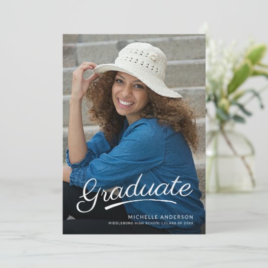 Moderne Afstuderen Penseel Script Photo Party nodi Kaart (Staand voorkant)