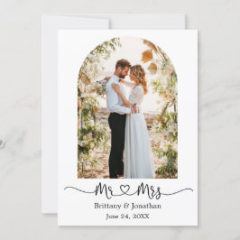 Moderne Arch Calligraphy Heart Mr. en Mrs Wedding Bedankkaart