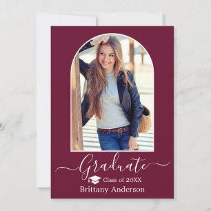Moderne Arch Pet Calligrafie Burgundy Afstuderen Aankondiging