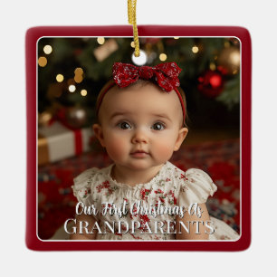 Moderne babyfoto eerste kerst als grootouders keramisch ornament