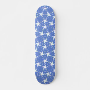 Moderne Batik Patroon Witte Jasmin Bloem Skateboard