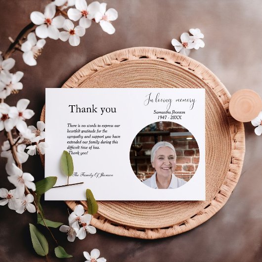 Moderne begrafenisviering van het leven bedankt je kaart