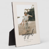 Moderne Beige Script "Verloofd" Foto Fotoplaat (Zijkant)