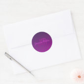 Moderne bewerkbare monografische tekst & Paarse om Ronde Sticker (Envelop)