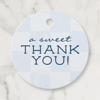 Moderne blauwe geruite baby shower bedankjes labels
