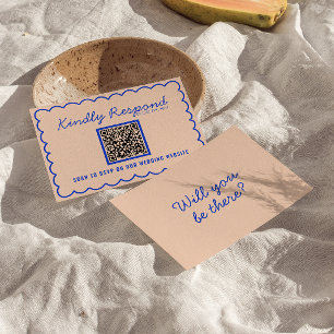 Moderne Blauwe Heldere QR Code Retro Leuke Bruilof RSVP Kaartje