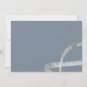 Moderne blauwe zilverkleurige foto, waarop de datu save the date (Achterkant)