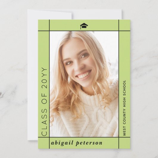 Moderne bleke groene Klasse van 2025 afstuderen fo Aankondiging (Voorkant)