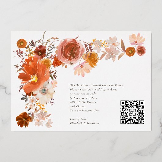 Moderne bloemframe foto QR-code save the date Folie Uitnodiging (Achterkant)