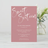 Moderne Blush Pink Brush Script Sweet 16 Birthday Kaart (Staand voorkant)