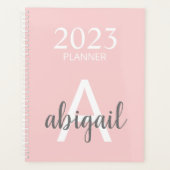 Moderne Blush Pink Simple Monogram Name 2023 Planner (Voorkant)