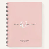 Moderne Blush Roze Witte Script Monogram Notitieboek (Voorkant)