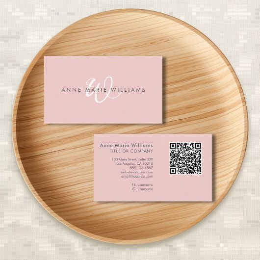 Moderne Blush Roze Witte Script Monogram QR Code Visitekaartje