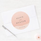 Moderne Blush Wedding Classic Round Sticker (Envelop)