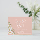 Moderne Blush & White Daisies slaan de datum op Aankondigingskaart (Staand voorkant)