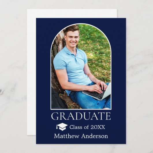 Moderne boog grad cap foto blauwe afstuderen aankondiging (Voorkant / Achterkant)