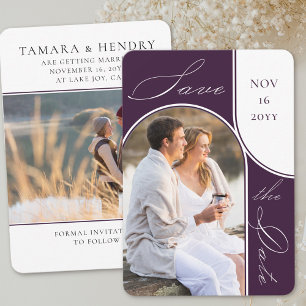 Moderne boogfoto Elegante kalligrafie Paarse Save The Date