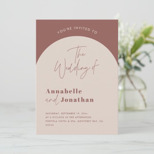 Moderne boogroestgroene script bruiloft kaart (Staand voorkant)