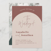 Moderne boogroestgroene scriptfotobruiloft kaart (Voorkant / Achterkant)