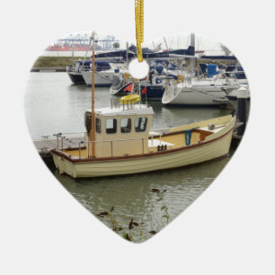 Moderne boot traditionele stijl keramisch ornament