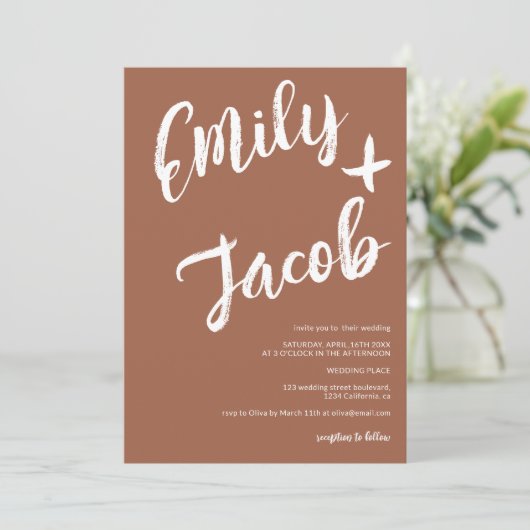 Moderne borstelnamen terracotta qr code bruiloft kaart (Staand voorkant)