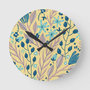 Moderne botanische blauwe bloempatroon op beige ronde klok
