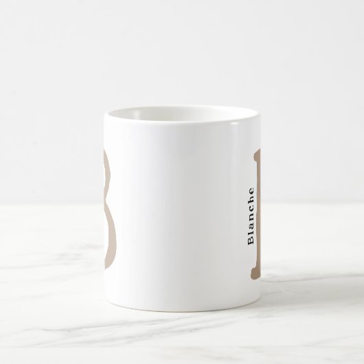 Moderne Brown Monogramme Initiale & Nom Café Mug (Centre)