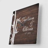 Moderne bruid en bruidegom aangepaste naam en datu vierkante klok (Hoek)