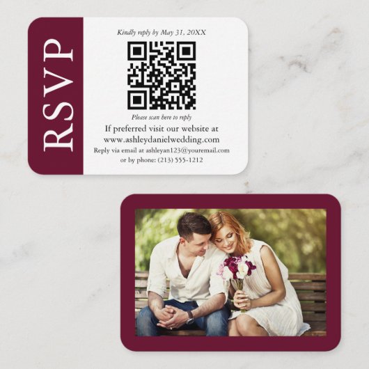 Moderne bruiloft QR RSVP Foto Burgundy and White Informatiekaartje (Voorkant / Achterkant)
